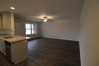 578 Brushwood Dr in Sumter, SC - Building Photo - Building Photo