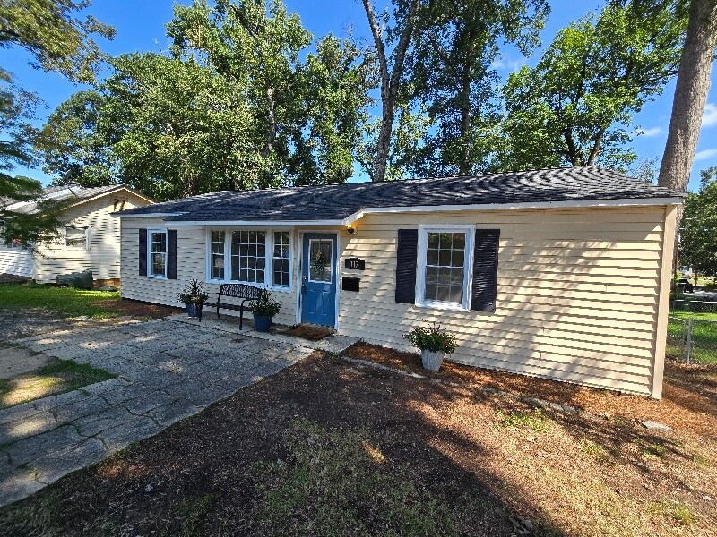 117 5th Ave in Clinton, SC - Building Photo