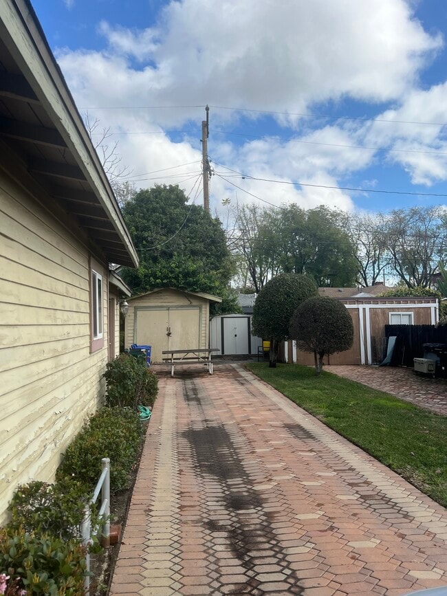 1026 Glendon Ct in South Pasadena, CA - Building Photo - Building Photo