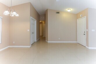 18921 NW 22nd St in Pembroke Pines, FL - Building Photo - Building Photo