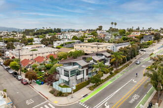 235 Ocean Park Blvd in Santa Monica, CA - Building Photo - Building Photo