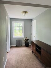 9 Clarmore Dr in Norwalk, CT - Building Photo - Building Photo