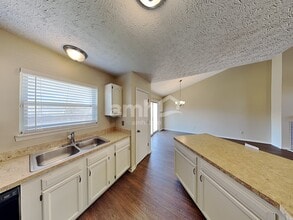 6429 Ewen Cir in Grove City, OH - Building Photo - Building Photo