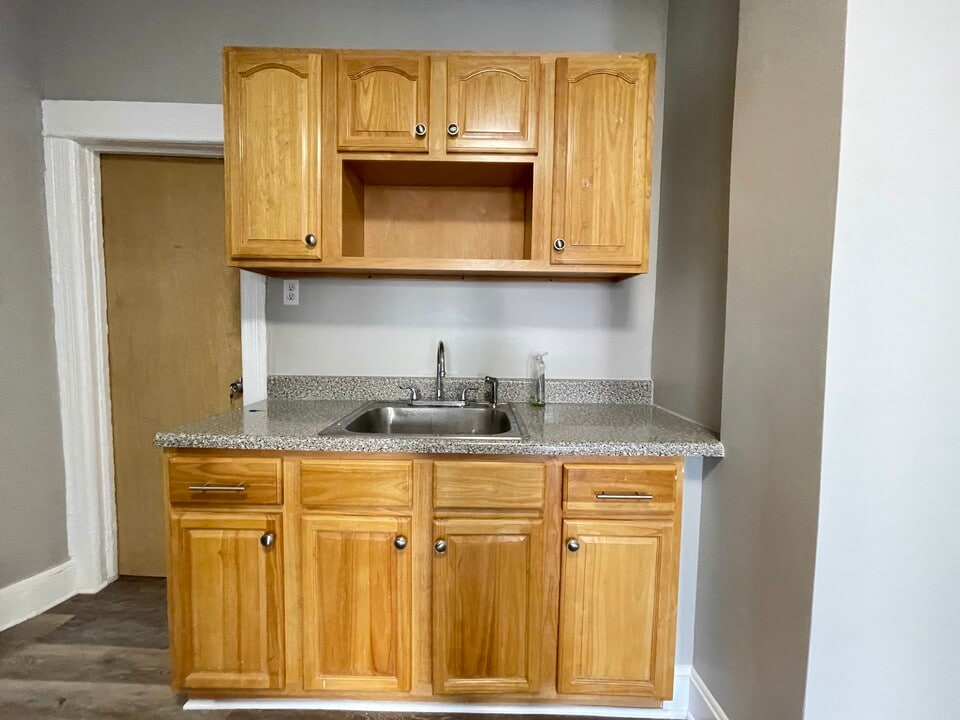 80 W 18th St in Bayonne, NJ - Building Photo