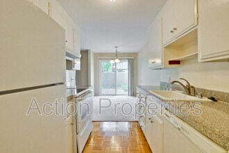 255 S Rengstorff Ave in Mountain View, CA - Building Photo - Building Photo
