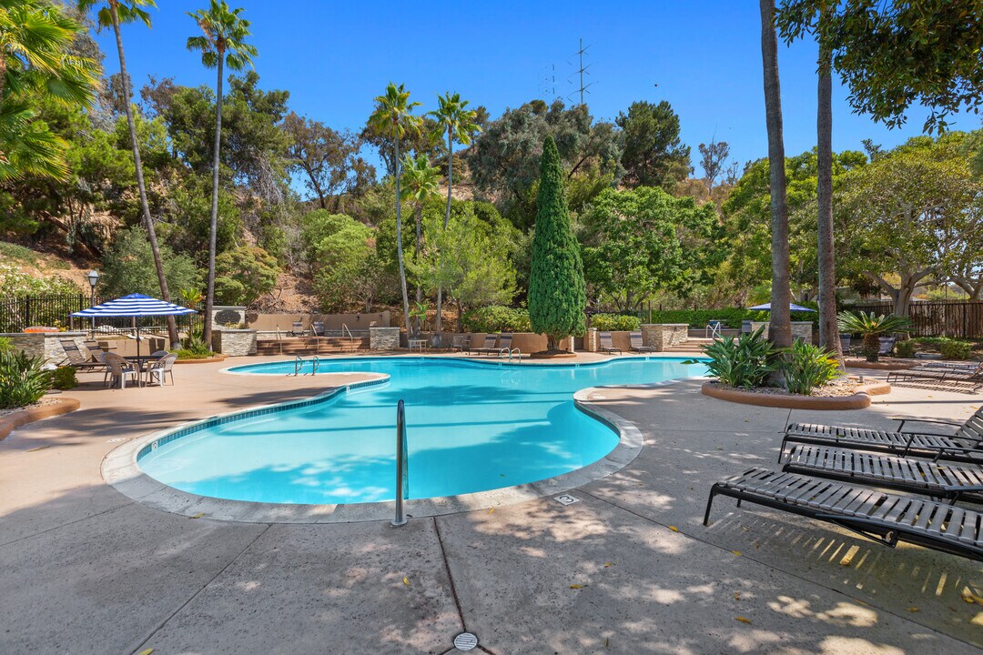6416 Friars Rd, Unit 221 in San Diego, CA - Building Photo