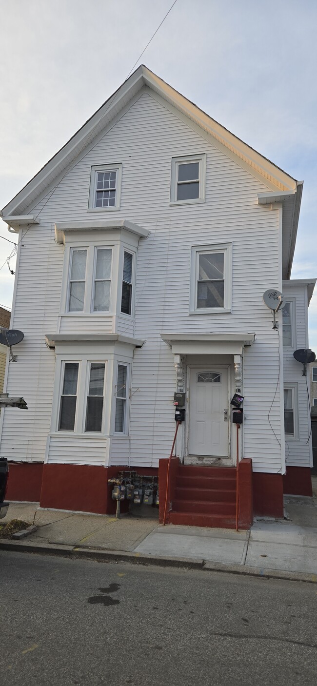 79 Wilson St, Unit 3RD FLOOR