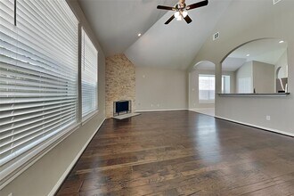 20822 Heather Grove Ct in Humble, TX - Foto de edificio - Building Photo
