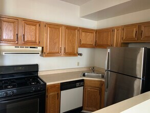 306 Jacksonia St, Unit #2 in Pittsburgh, PA - Foto de edificio - Building Photo