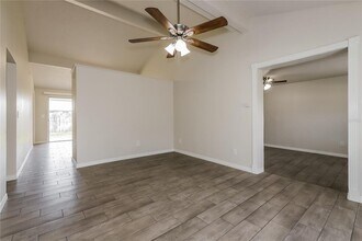 1205 Windy Hill Dr in Brandon, FL - Building Photo - Building Photo