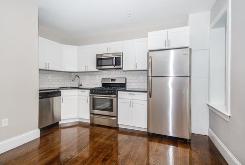 255 Paris St-Unit -3 in Boston, MA - Building Photo