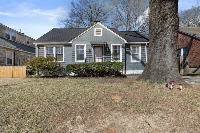 property at 1790 Lyndale Ave