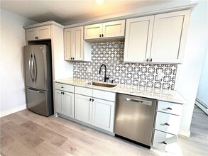 1452 Mineral Spring Ave-Unit -2 in North Providence, RI - Building Photo - Building Photo