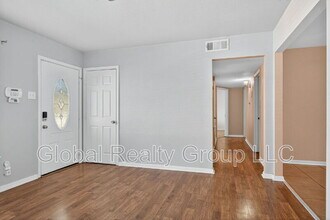 189 National Blvd in Universal City, TX - Building Photo - Building Photo