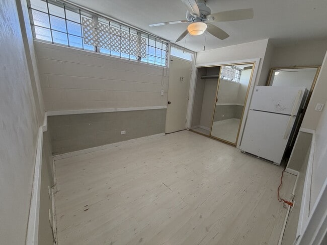 property at 2421 Ala Wai Blvd