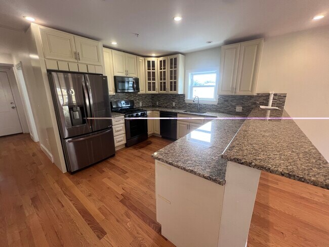 12 Mallard Ave, Unit 3
