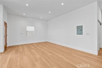 18223 Chatsworth St in Los Angeles, CA - Building Photo - Building Photo