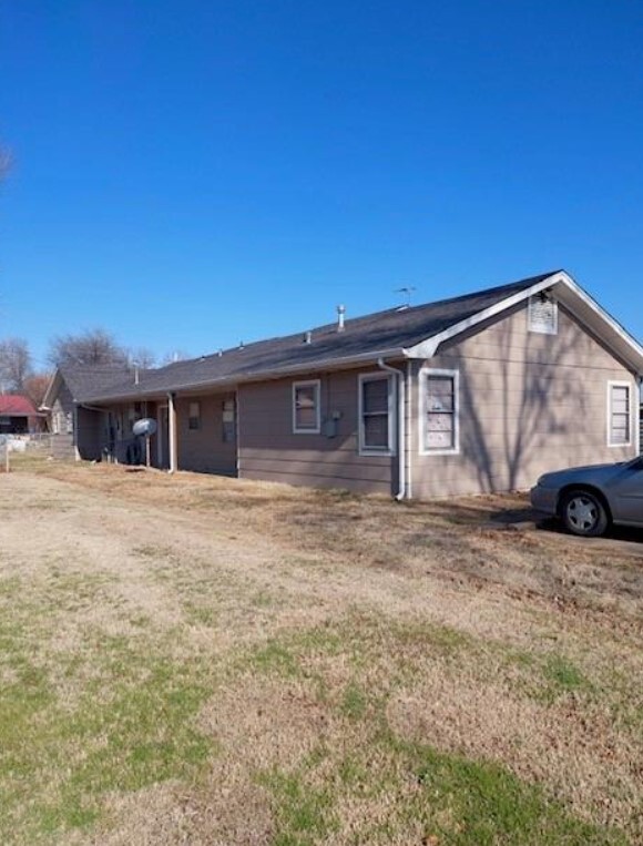 207 Duncan Ave in Checotah, OK - Building Photo - Building Photo