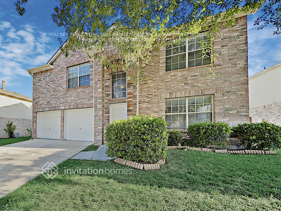 621 Aqua Dr in Little Elm, TX - Building Photo