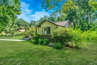 10 Community Rd in Coram, NY - Building Photo - Building Photo