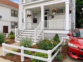 8 Wyvern St, Unit 8 in Boston, MA - Building Photo