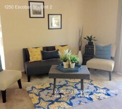 1250 Escobar St in Martinez, CA - Foto de edificio - Building Photo