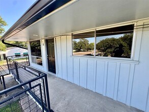 2201 N Grand Blvd in Pearland, TX - Building Photo - Building Photo