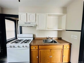 78 Garden St, Unit B in Poughkeepsie, NY - Building Photo - Building Photo