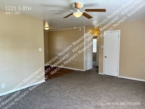 1221 S 8th St in Ponca City, OK - Building Photo - Building Photo