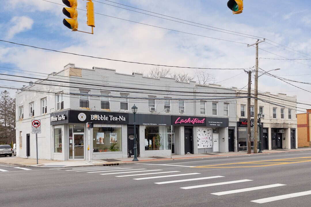 1884-1892 Grand Ave in Baldwin, NY - Building Photo