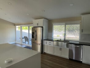 11442 Foster Rd in Los Alamitos, CA - Building Photo - Building Photo