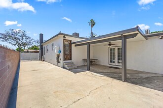 12938 Jefferson Ave in Hawthorne, CA - Foto de edificio - Building Photo