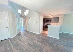 3406 Country Club Dr W, Unit 252 Terrance Heights in Irving, TX - Building Photo - Building Photo
