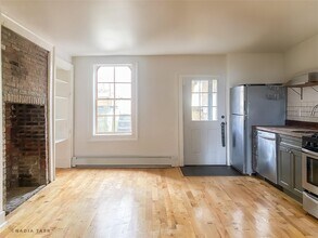 123 Montgomery St in Newburgh, NY - Building Photo - Building Photo