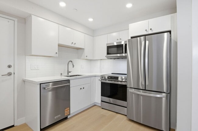 1490 9th Ave in San Francisco, CA - Building Photo - Building Photo