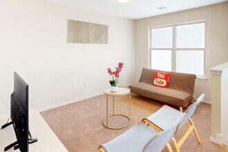 3651 Sandy Brook Dr in Round Rock, TX - Building Photo - Building Photo