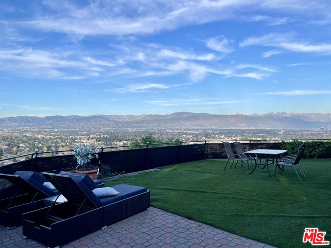 property at 3641 Sunswept Dr