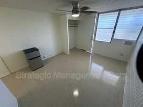 1301 Lusitana St in Honolulu, HI - Building Photo - Building Photo
