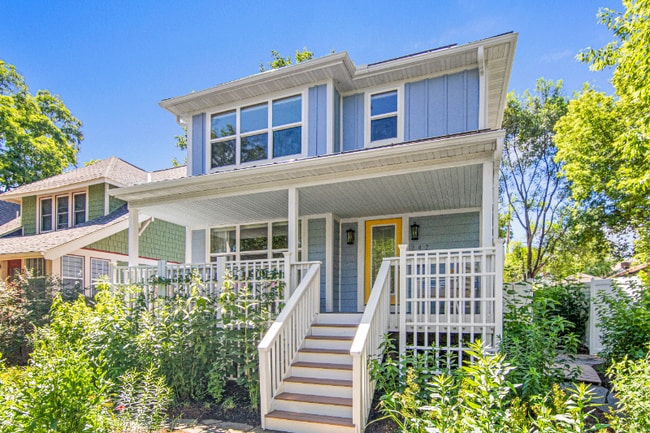 property at 242 Morton St W