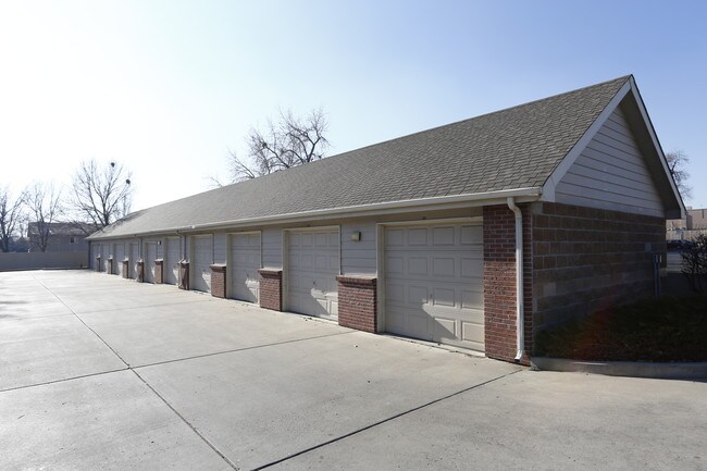 1396 Madison Ave in Loveland, CO - Foto de edificio - Building Photo