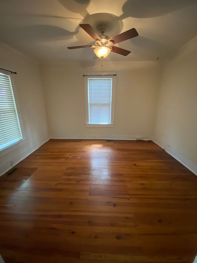 2409 Bedford Ave in Raleigh, NC - Building Photo - Building Photo