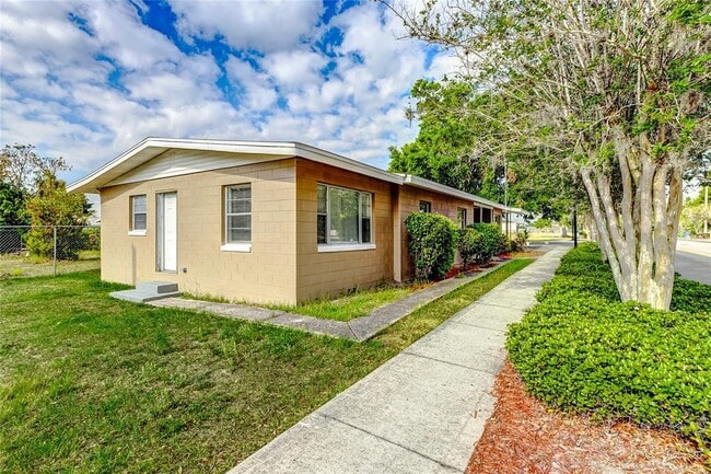 property at 1928 3rd St NE