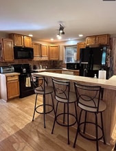 33 Garden St in Old Orchard Beach, ME - Building Photo - Building Photo