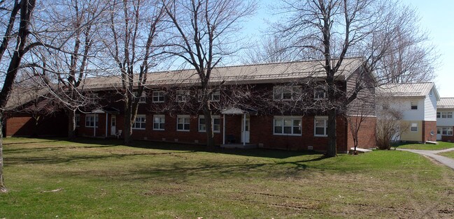 East Hills Apartments in Watertown, NY - Building Photo - Building Photo