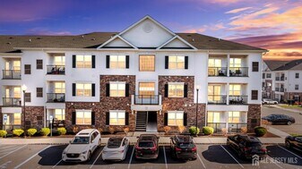 718 Stiller Ln in Monroe Township, NJ - Building Photo