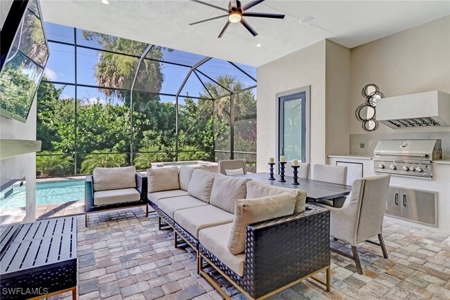 property at 2875 Coco Lakes Dr