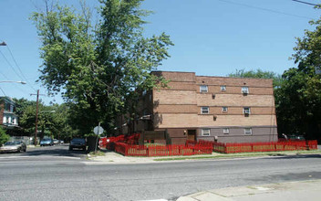 Lindley Gardens in Philadelphia, PA - Building Photo - Building Photo