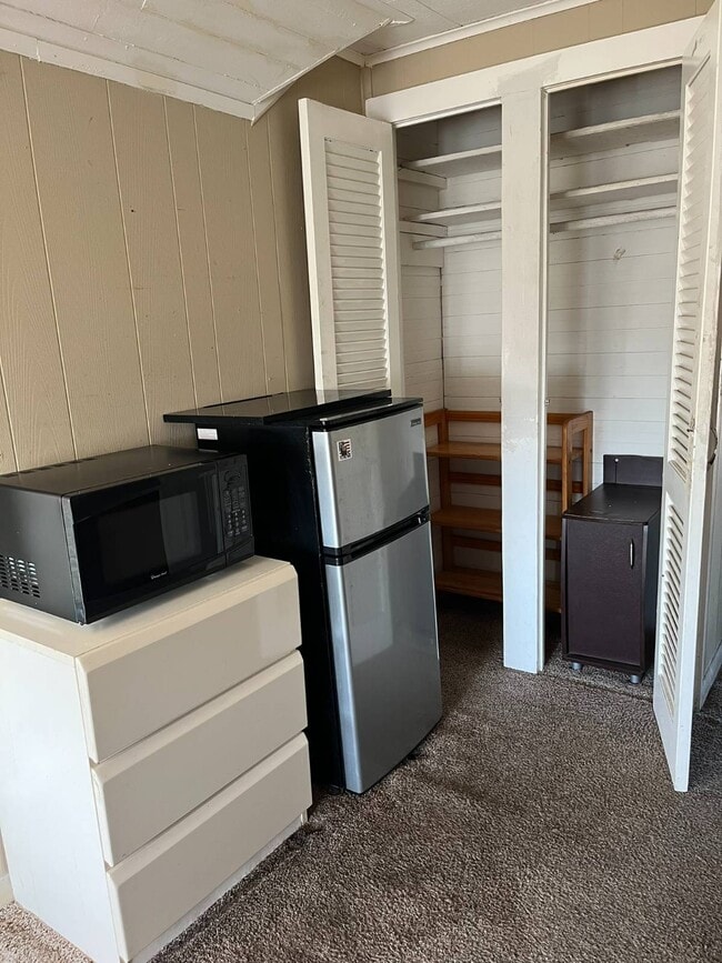 116 S Penataquit Ave in Bay Shore, NY - Building Photo - Building Photo