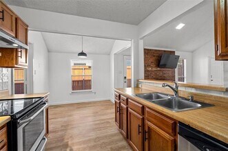 2302 Carol Good Ln in Carrollton, TX - Building Photo - Building Photo