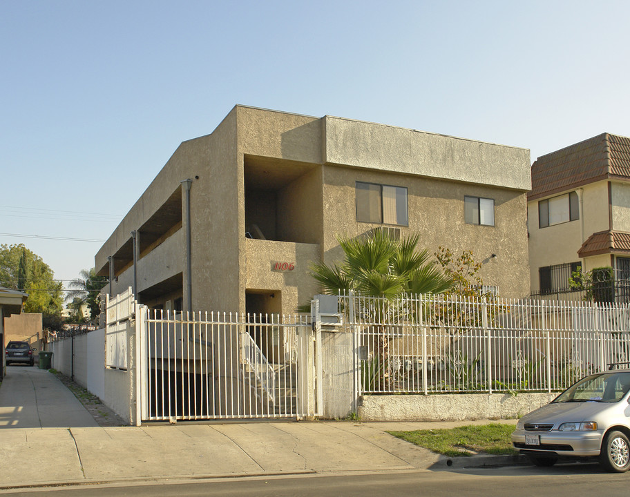 1106 S Bronson Ave in Los Angeles, CA - Building Photo